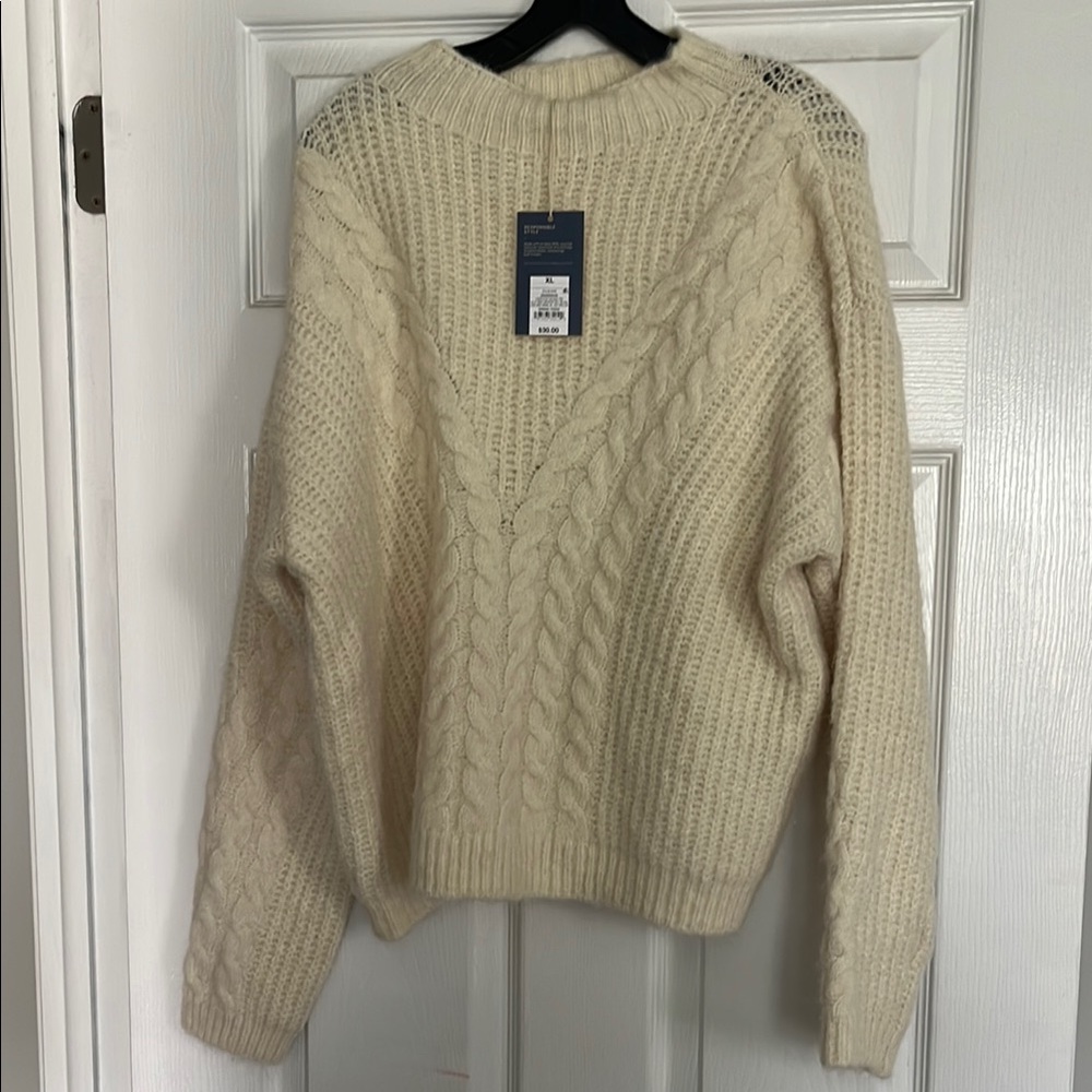 Universal Thread Cream Cable Knit Sweater